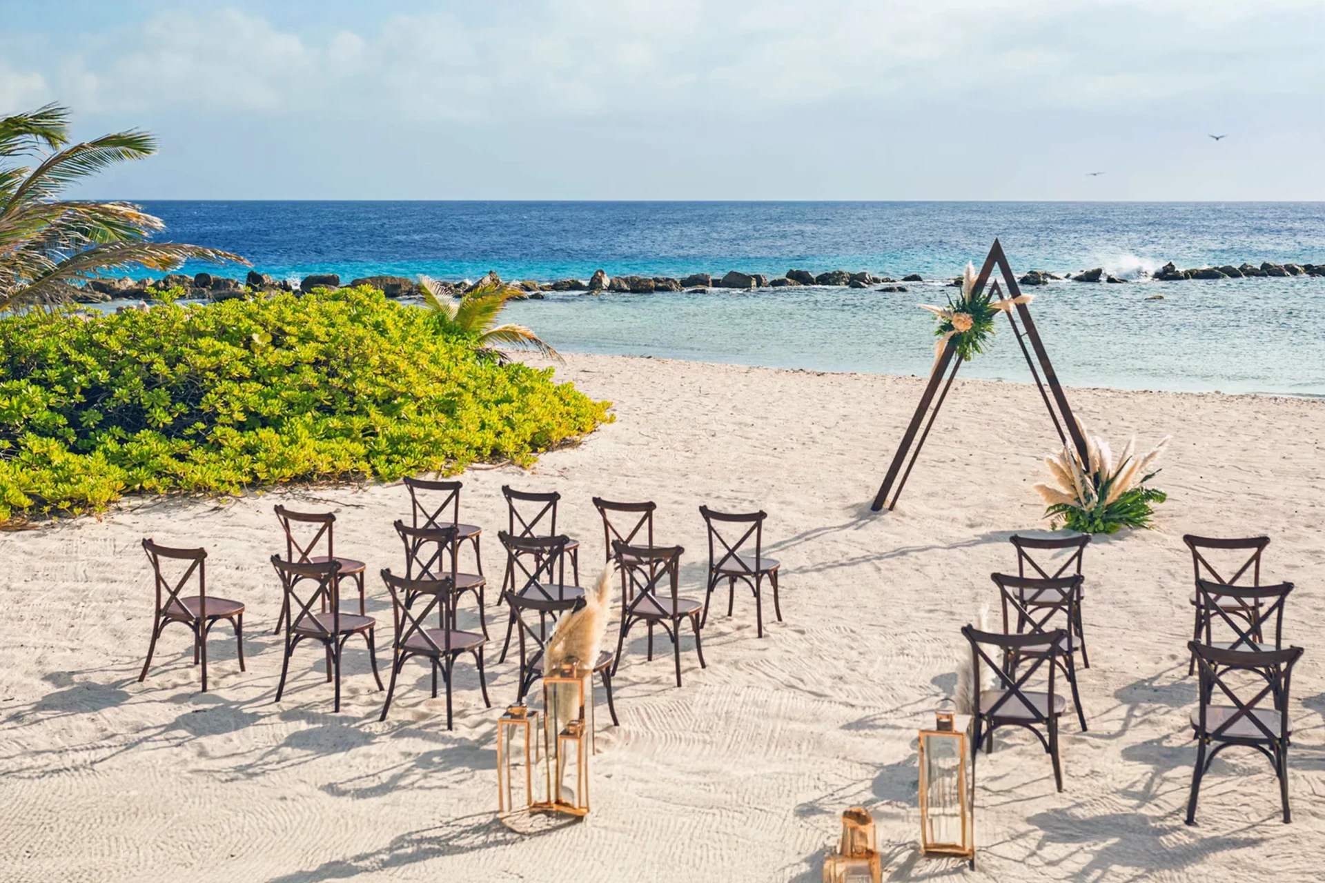 Marriage on the beach at Marriott Curacao